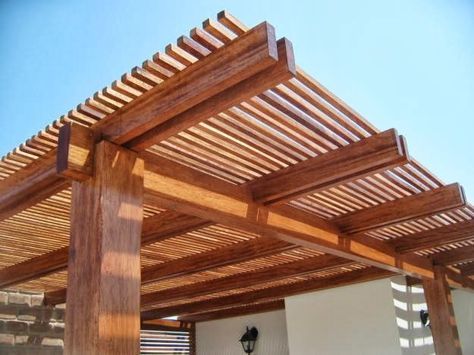 Remodelación sol y sombra con madera Shihuahuaco